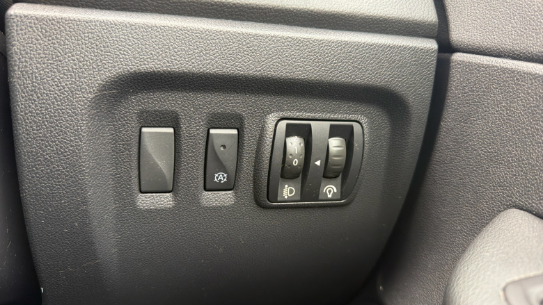 Renault Captur 0.9 TCE 90 Iconic 5dr Petrol Hatchback